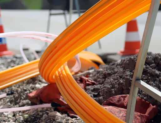 KKR – Fibercop, buco da 449 milioni di euro nelle previsioni di Ebitda per il 2025. Fibercop replica con una nota
