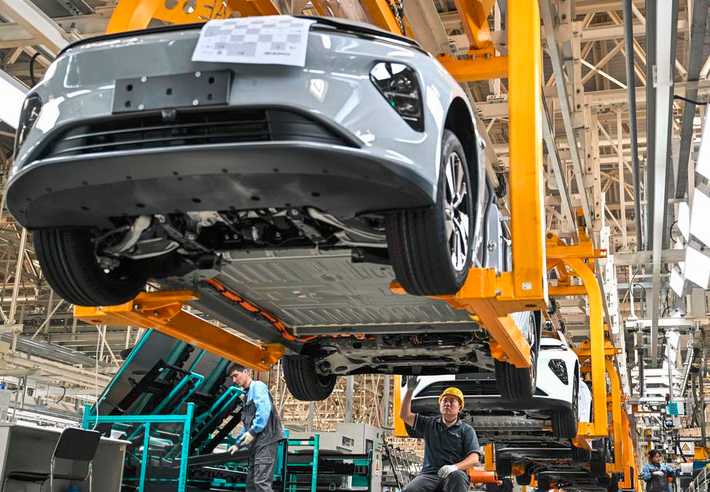 La Cina sta cambiando il mercato automobilistico mondiale. Ma in patria la concorrenza sta diventando spietata