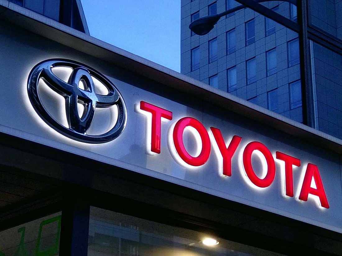 Toyota ritarda la costruzione della fabbrica di batterie in Giappone a causa del rallentamento dell’industria EV