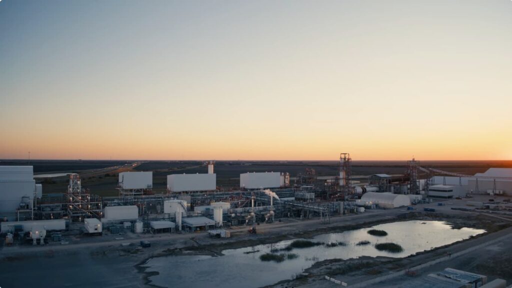 Tesla inaugura prima raffineria litio in Nord America